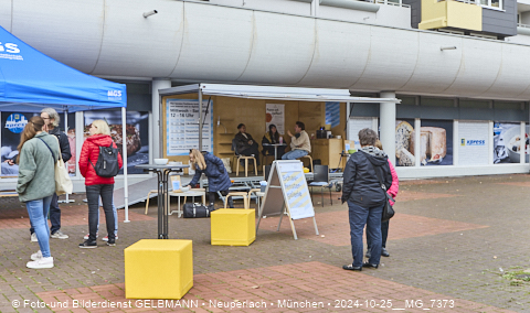 25.10.2025 - Illustrationen und Wall Art mit Katharina Konte und Architekten Herbert Kocht des Marx-Zentrum  